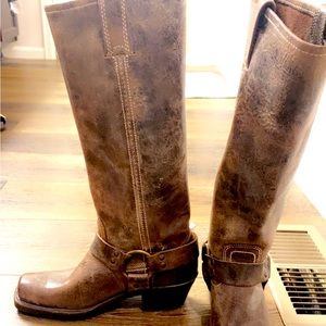 Frye boots NEVER WORN size 6 1/2
